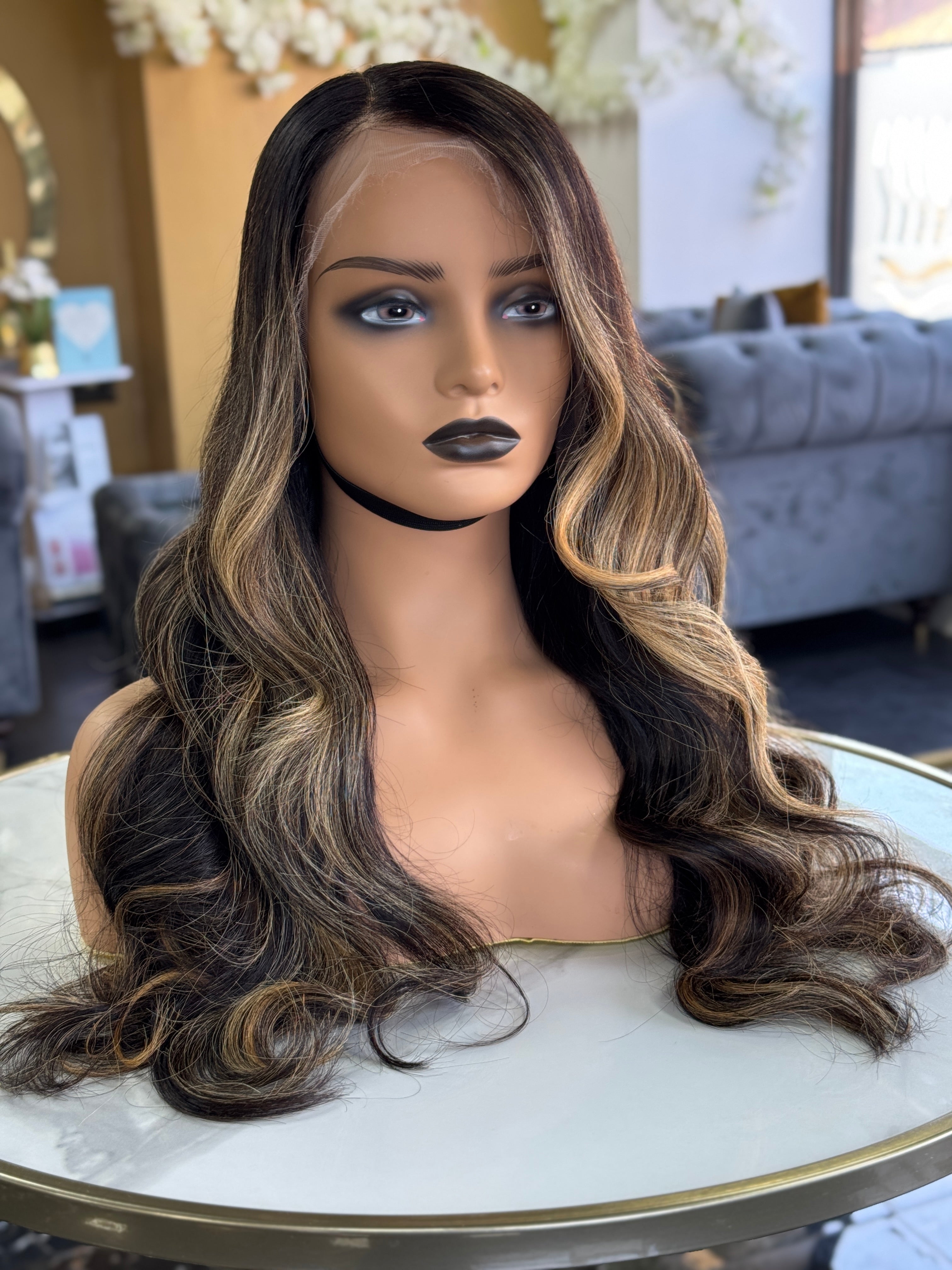 Bella 22"-24" Balayage 13x4 HD Straight Front Lace wig