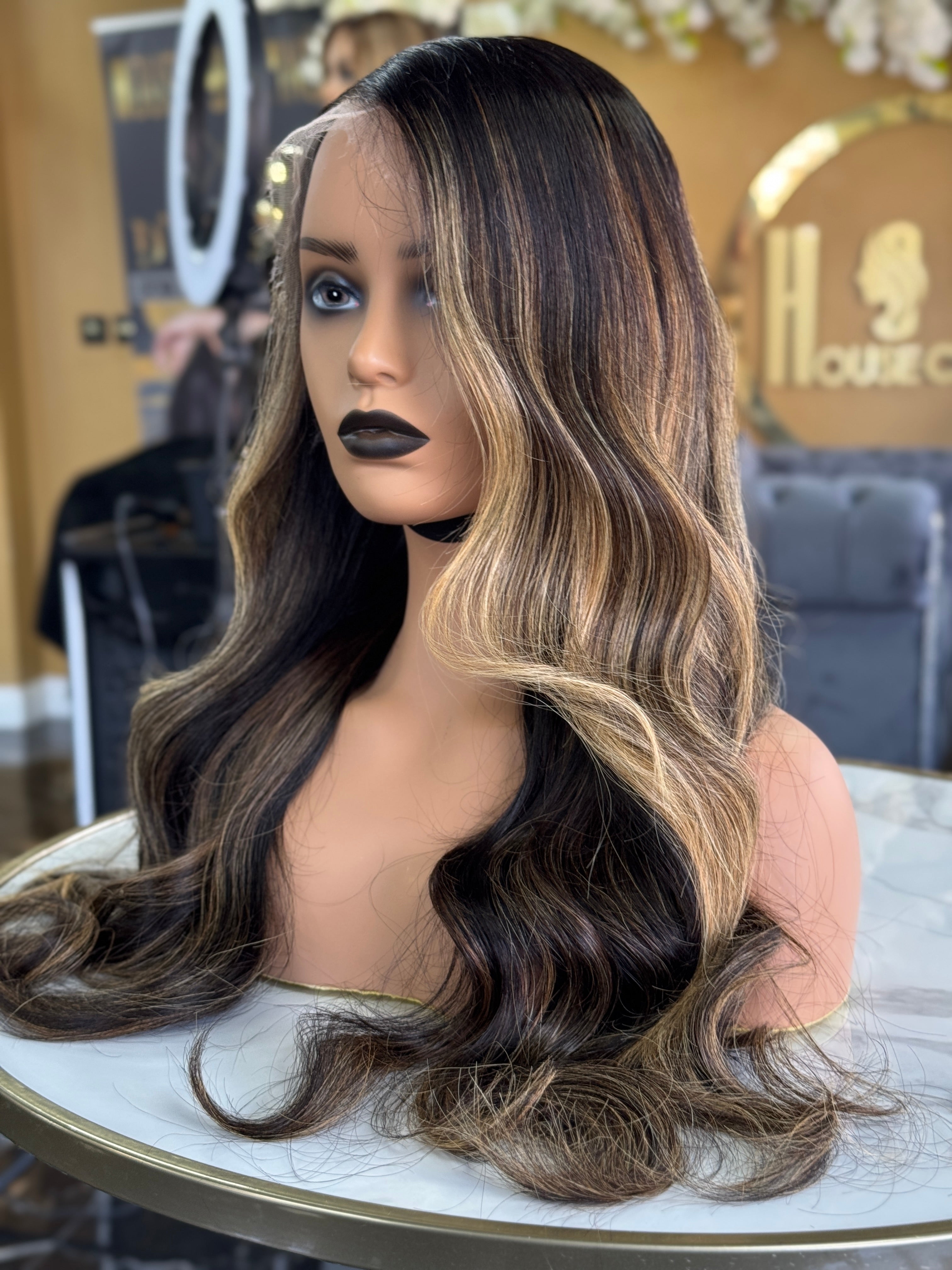 Bella 22"-24" Balayage 13x4 HD Straight Front Lace wig
